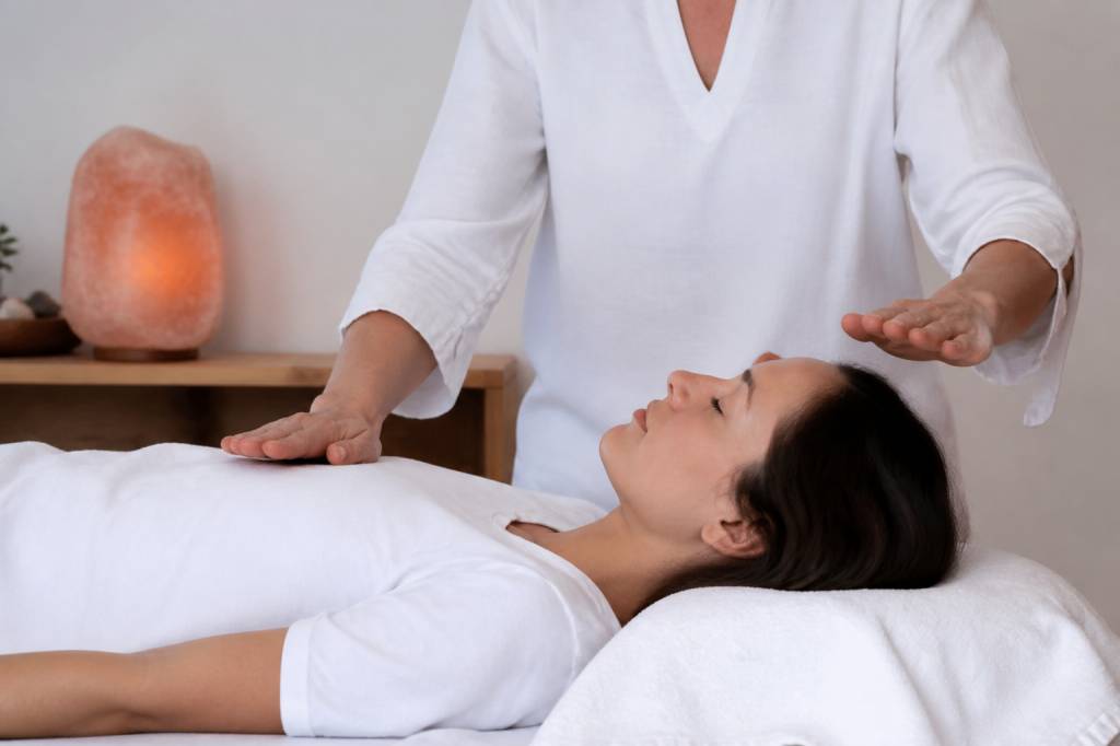 Reiki : bienfaits, techniques et guide complet pour débuter